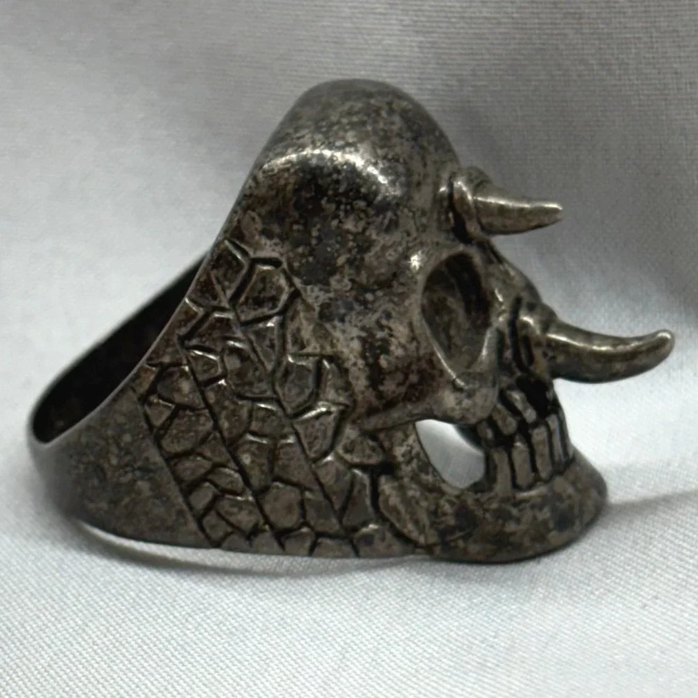 G&S Jewelry Horned Skull Ring Mens Size 12 Silver Tone Good Vintage Biker Horns